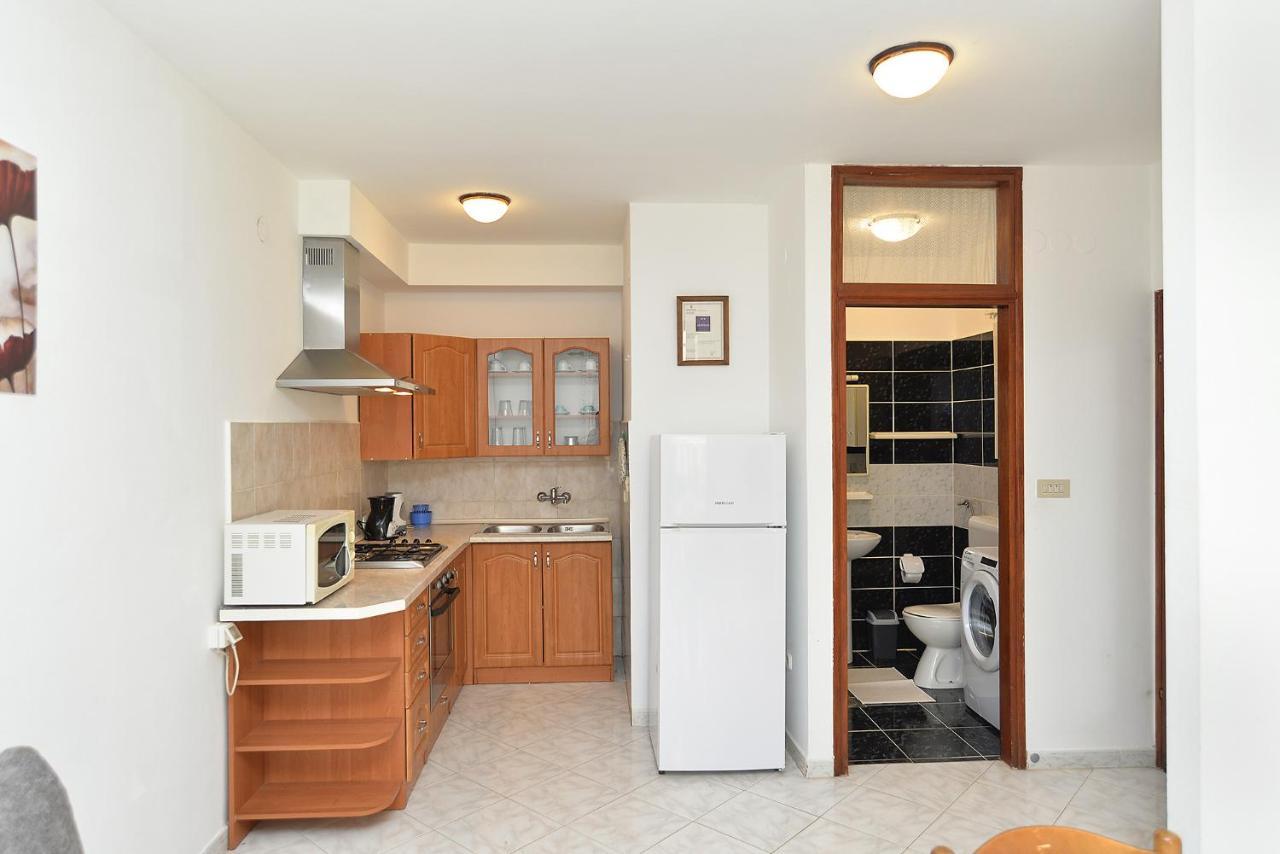 Apartments Lavanda 108 Fazana Exterior photo